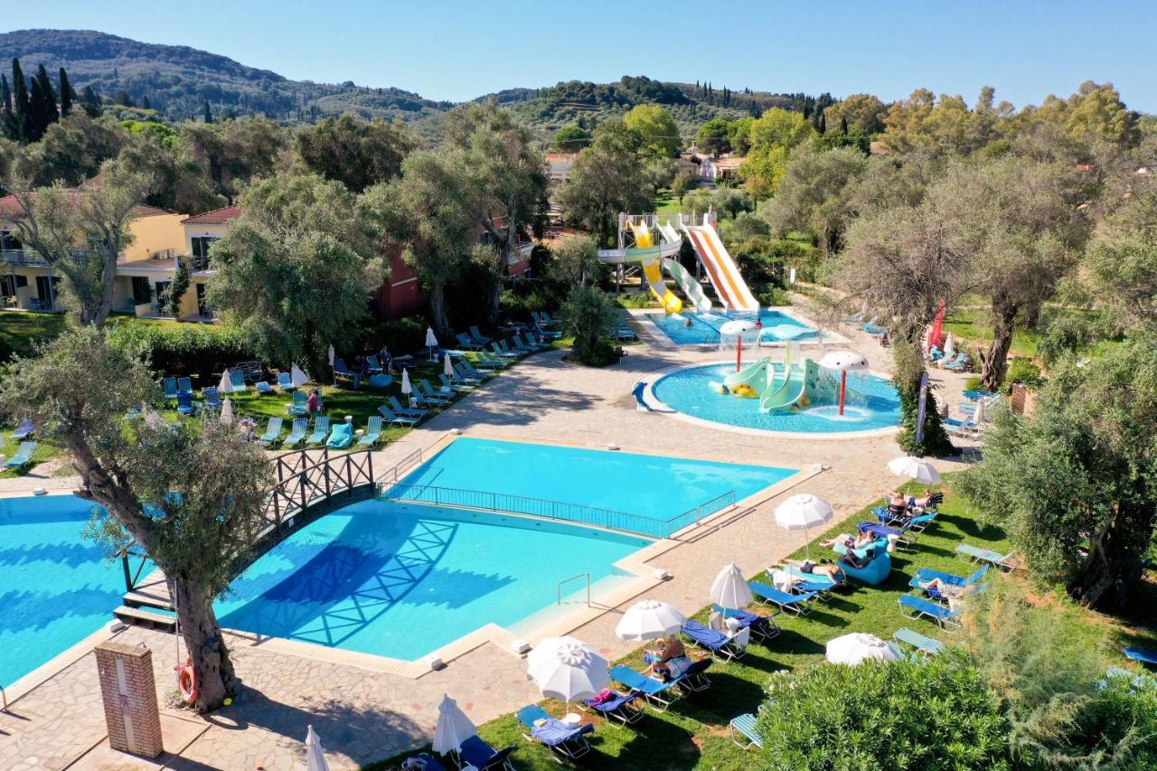 Sentido Apollo Palace Mesongí エクステリア 写真 Aerial view of the water park