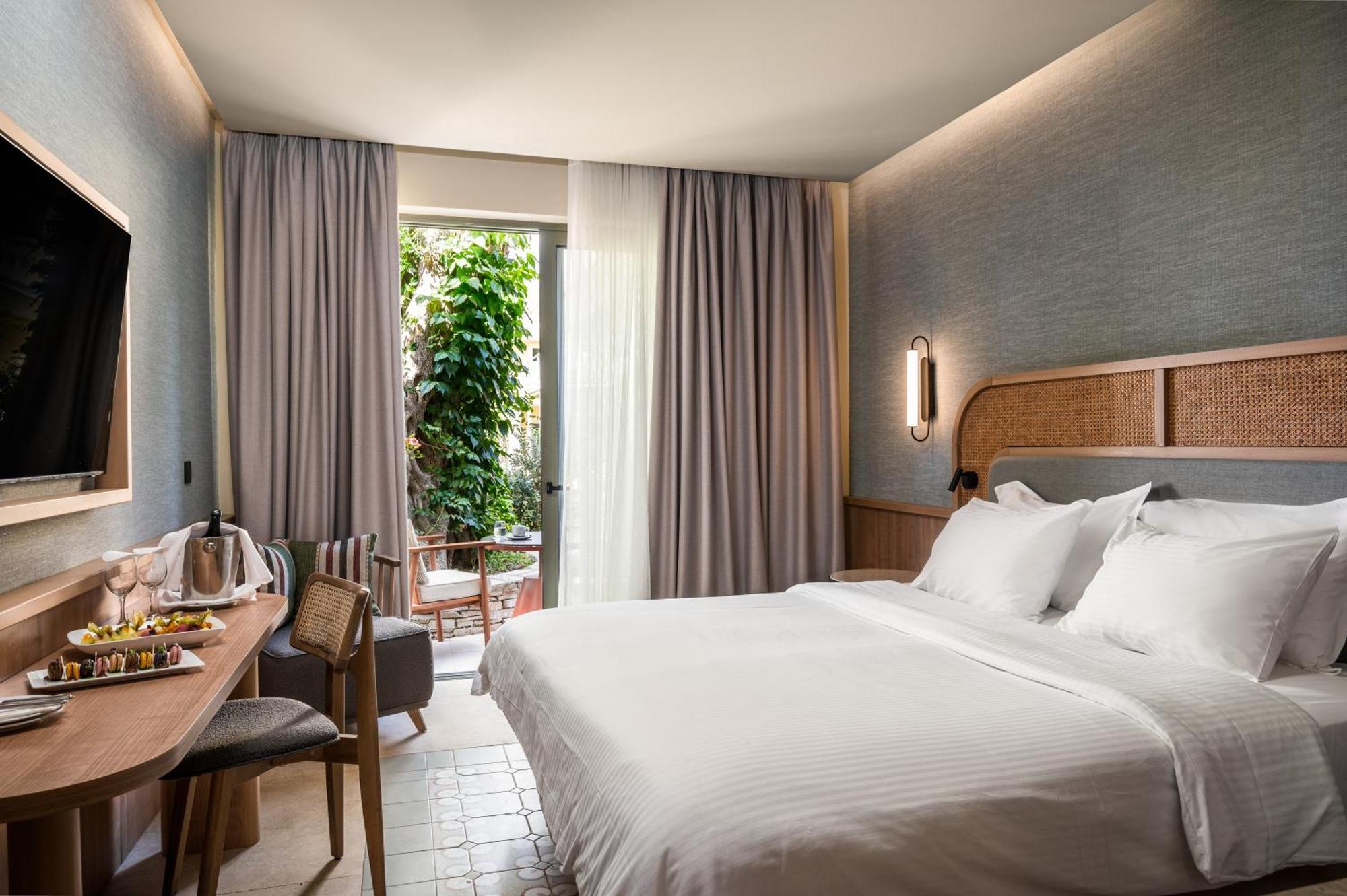 Sentido Apollo Palace Mesongí エクステリア 写真 Deluxe Room