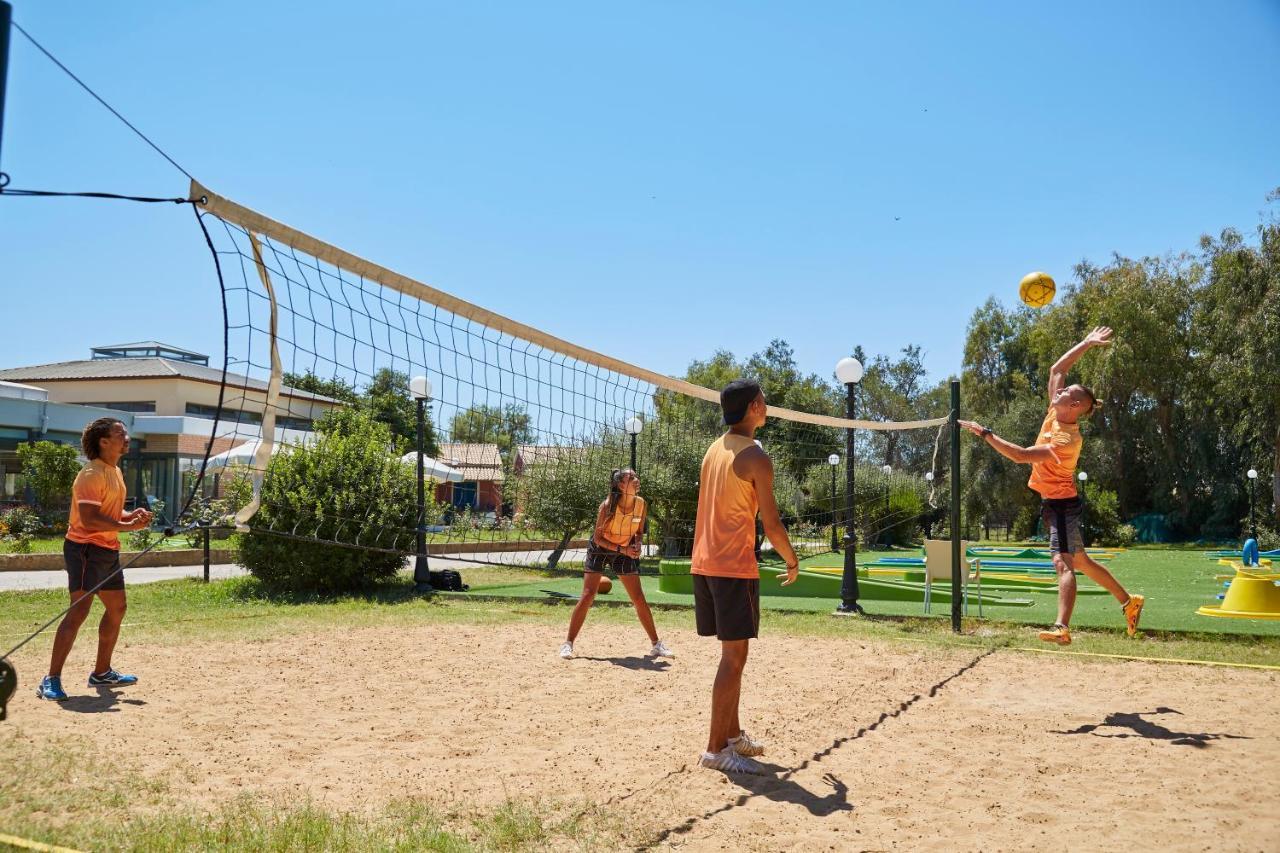 Sentido Apollo Palace Mesongí エクステリア 写真 A volleyball game